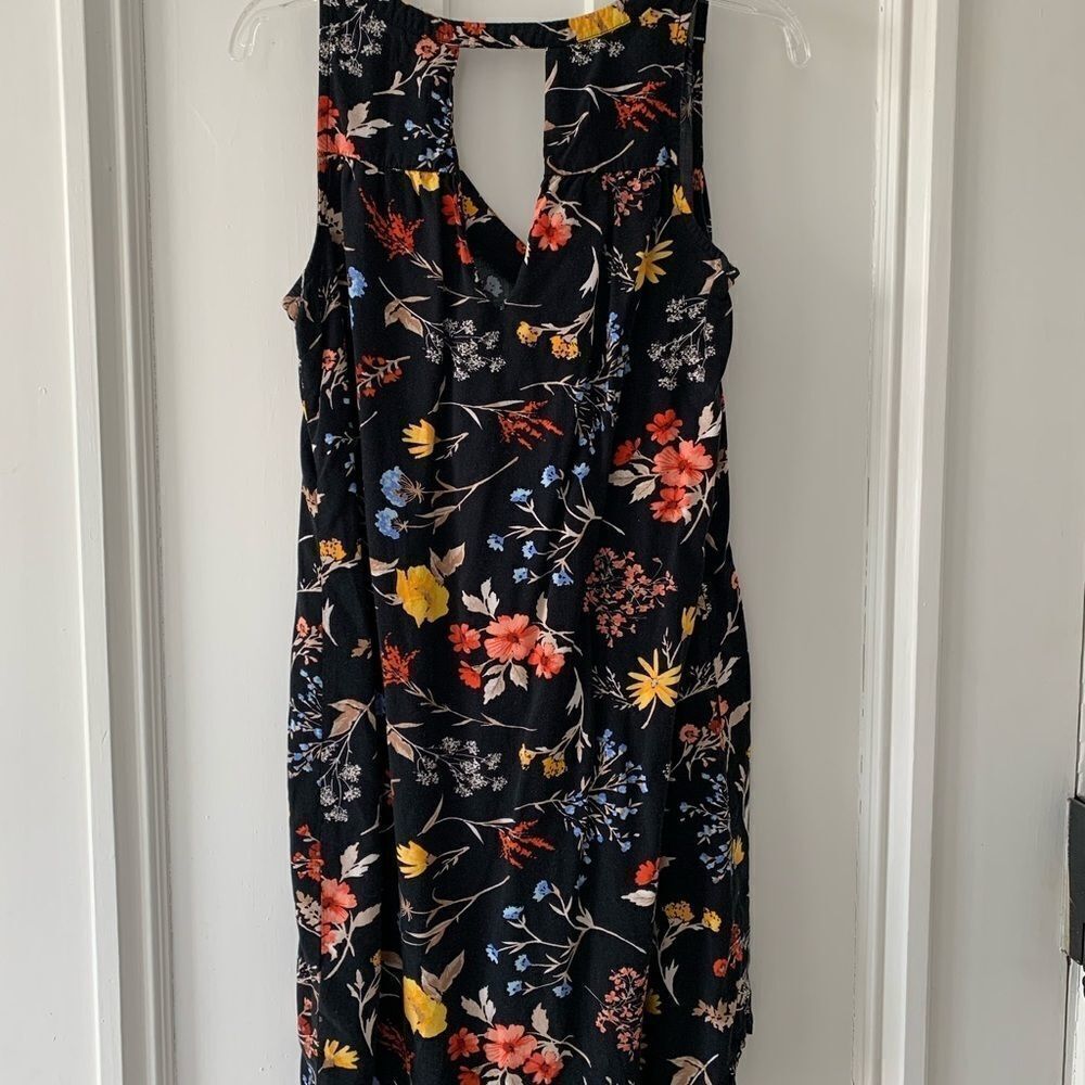 Old Navy black floral v-neck dress XS - Picture 2 of 3
